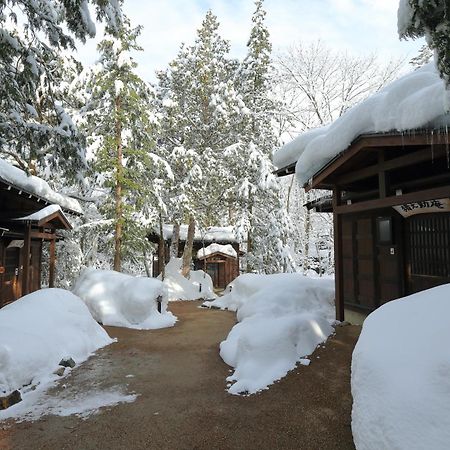 Hirayunomori Hotel Такаяма Екстериор снимка