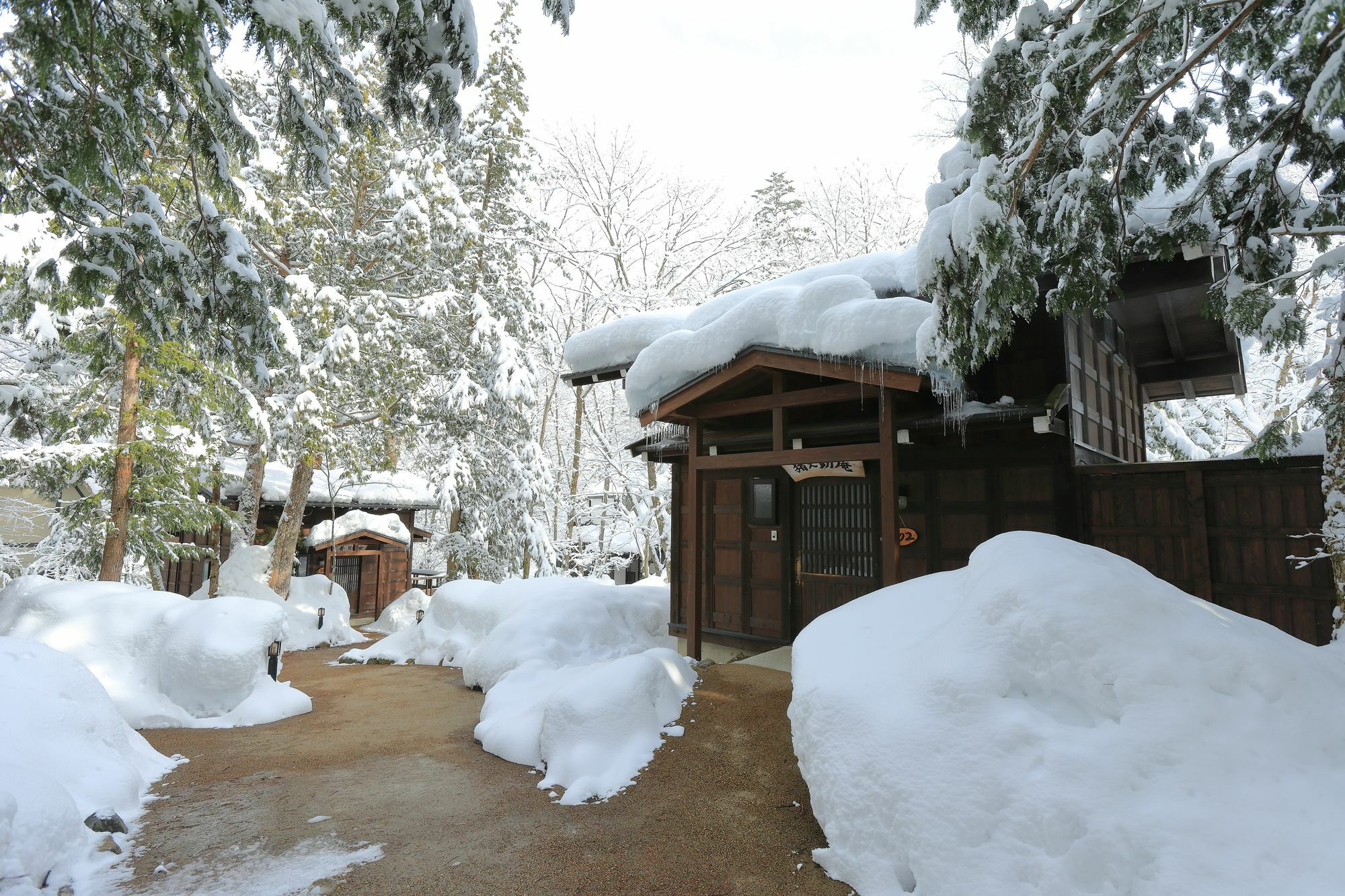 Hirayunomori Hotel Такаяма Екстериор снимка